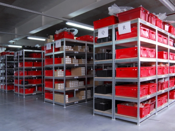 Как выбрать стеллаж для склада